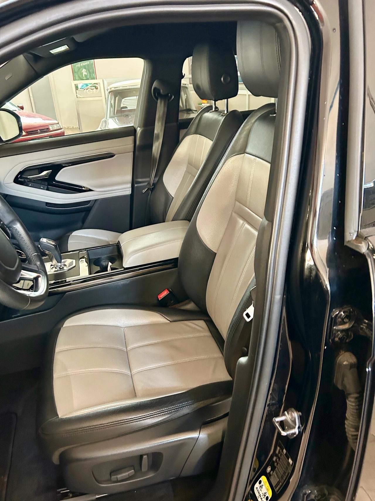 Land Rover Range Evoque 2.0D I4-L.Flw 150 CV AWD Auto R-Dynamic S