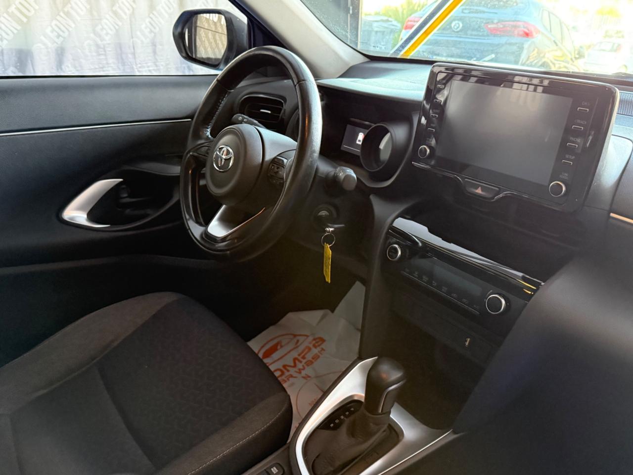 Toyota Yaris Cross 1.5 Hybrid 5p. E-CVT AWD-cambio automatico