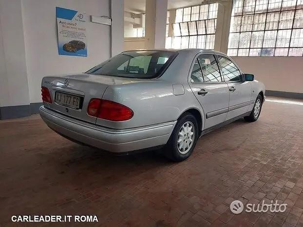 Mercedes e 200 elegance