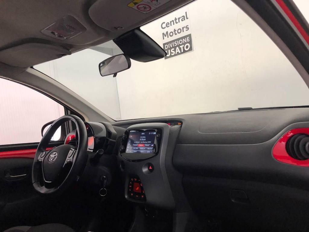 Toyota Aygo 5 Porte 1.0 VVT-i x-play