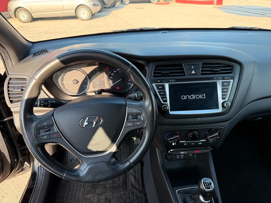 Hyundai i20 1.2 5 porte Econext Blackline
