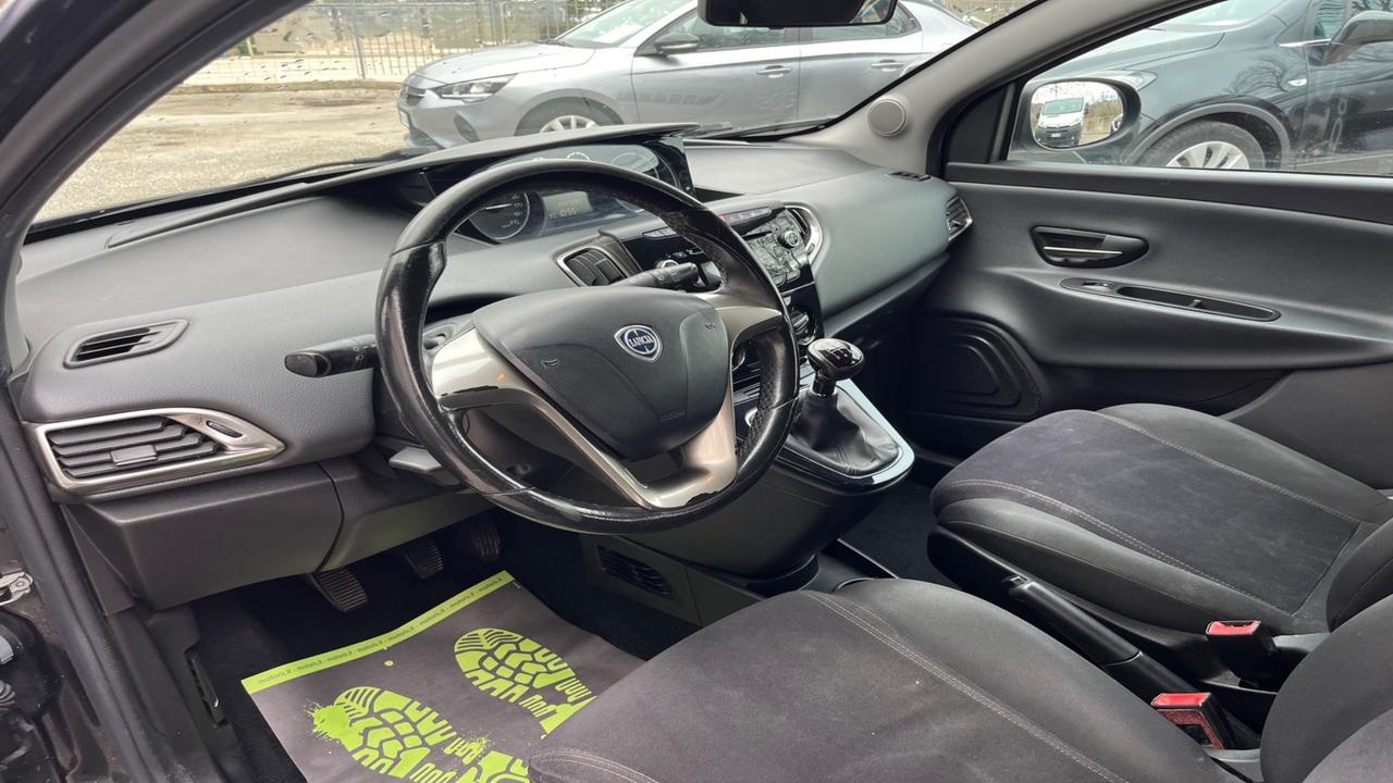 Lancia Ypsilon 1.3 MJT 16V 95 CV 5 porte S&S Silver