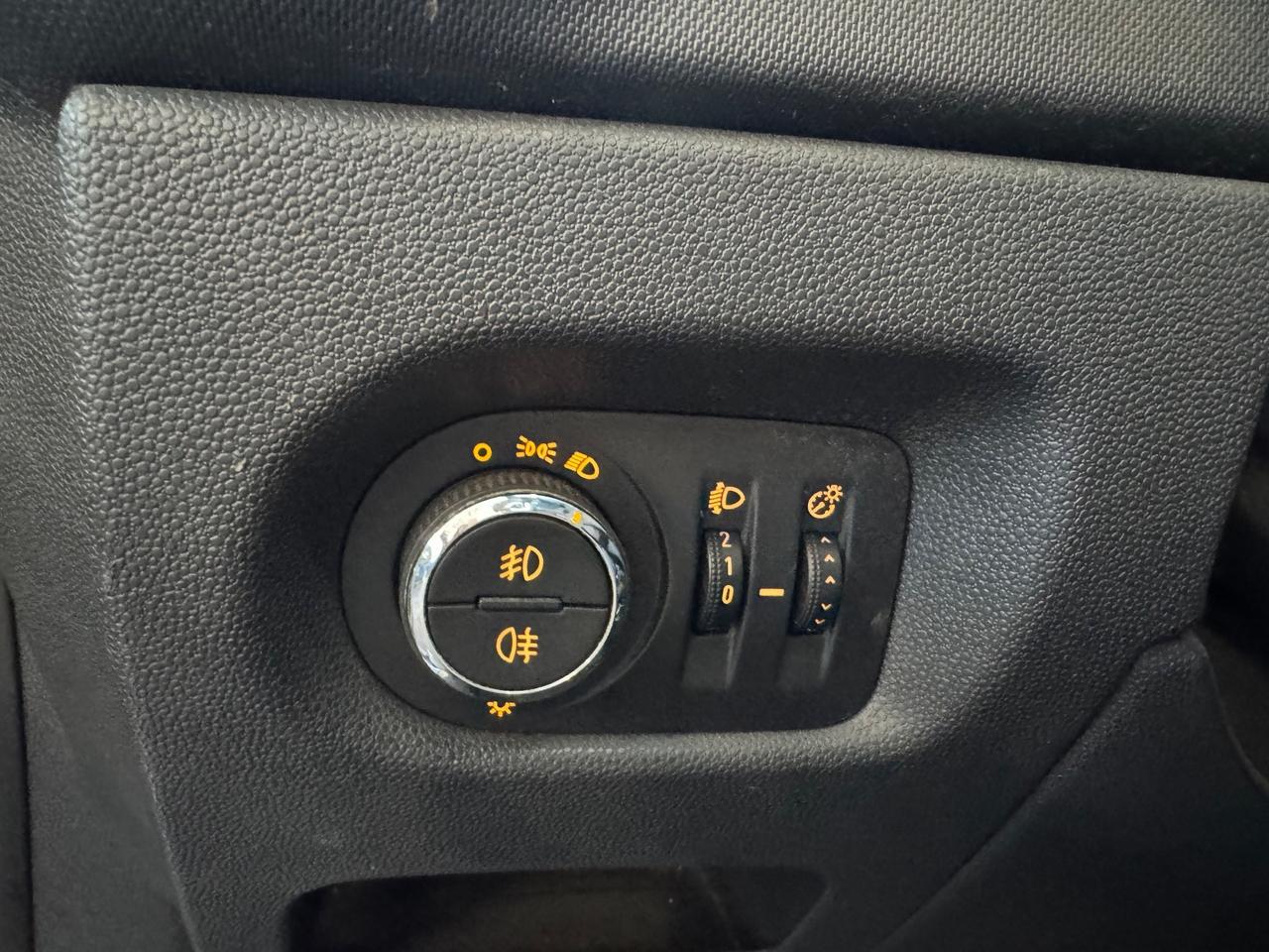 Opel Corsa 1.2 3 porte 123.000KM NEOPATENTATI