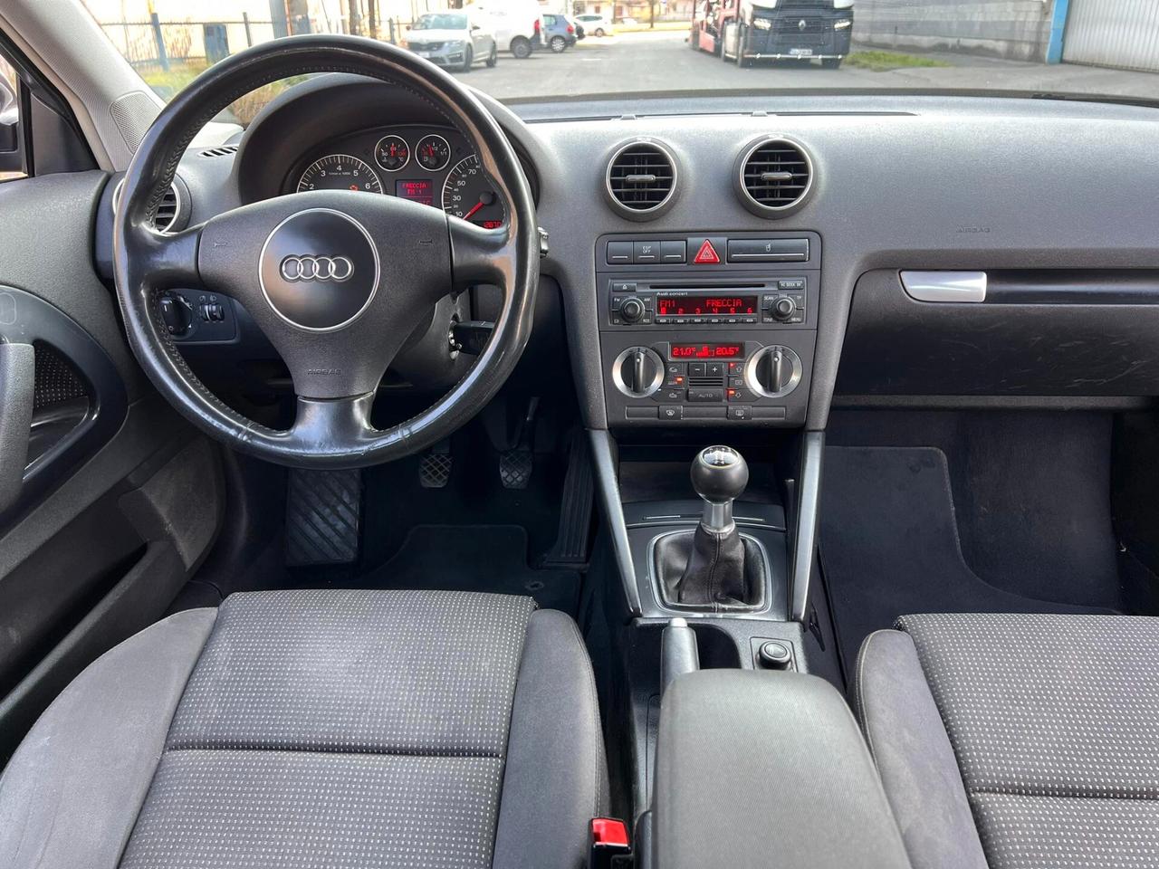 Audi A3 1.6i-U.Prop-Tag.Cert-GancioTraino-2005
