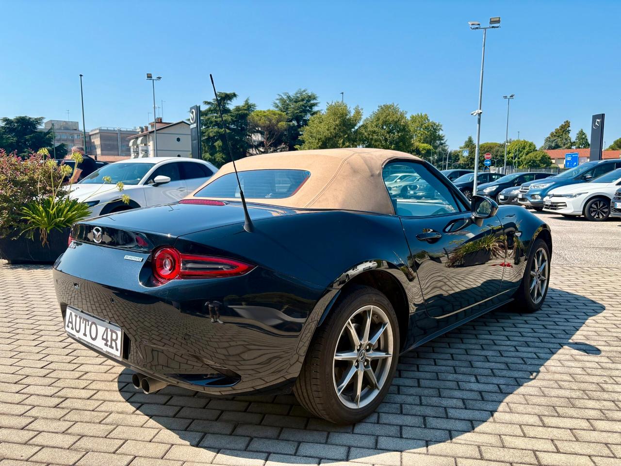 Mazda MX-5 1.5L Skyactiv-G Kazari