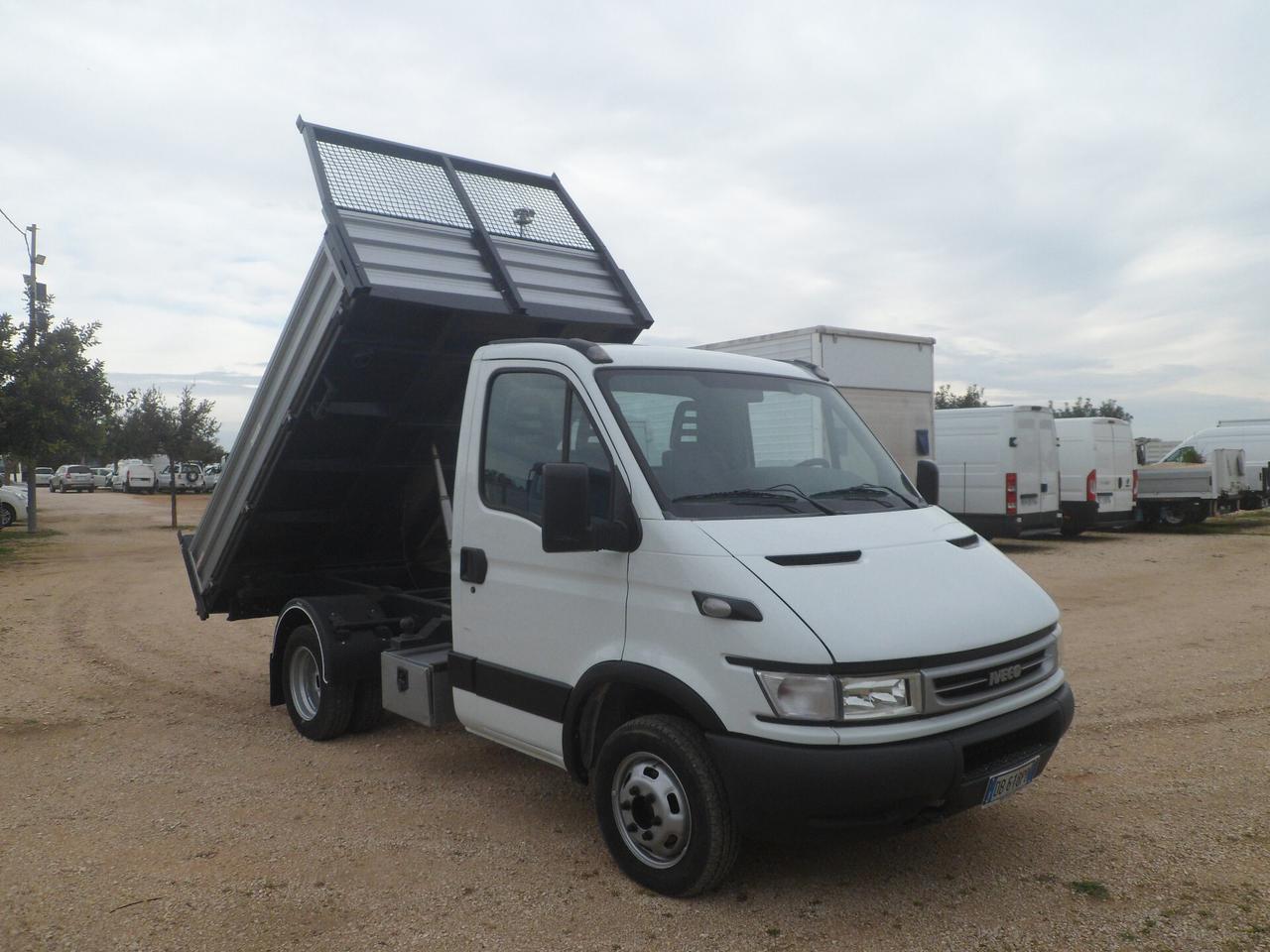 Iveco Daily 35c12 ribaltabile trilaterale
