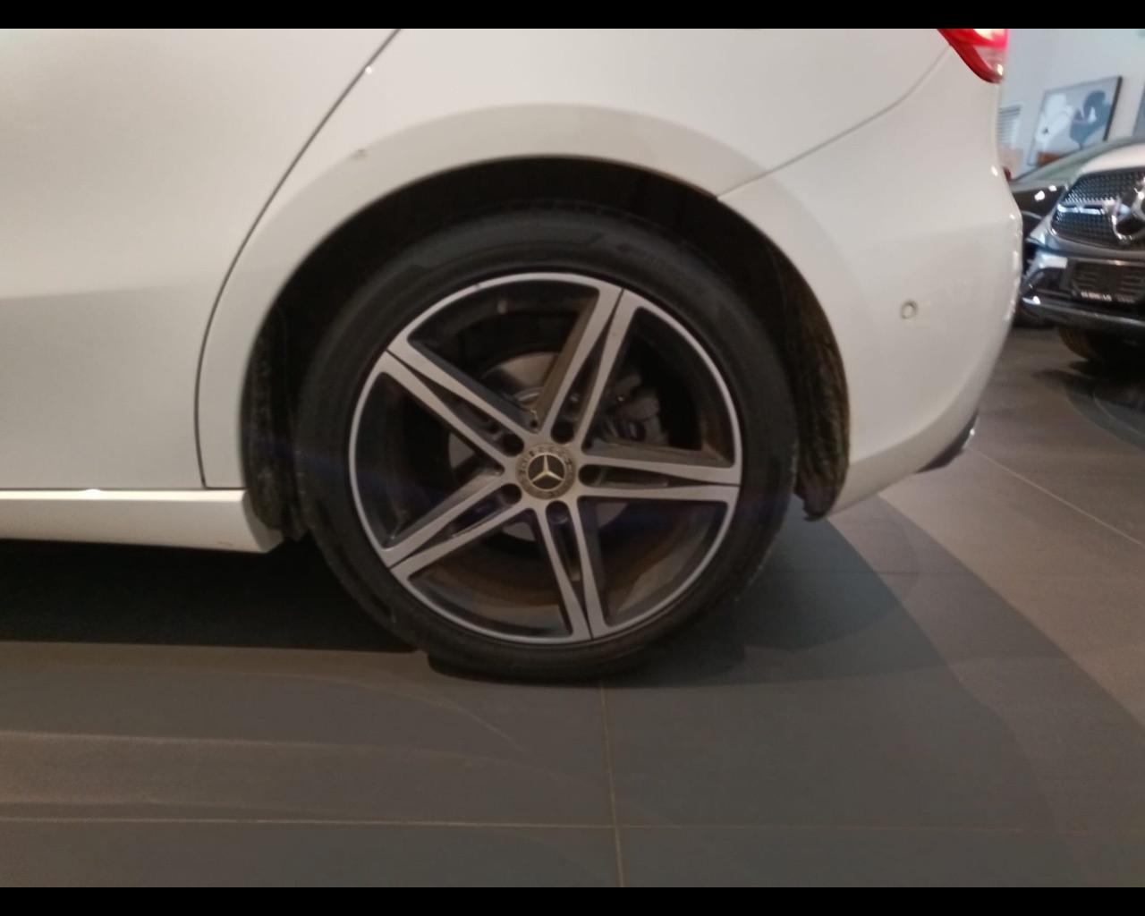 Mercedes-Benz Classe A - W177 2018 - A 180 d Sport auto