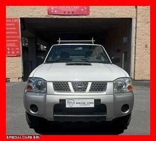 Nissan NP300 2.5 Dci King Cab Gancio traino