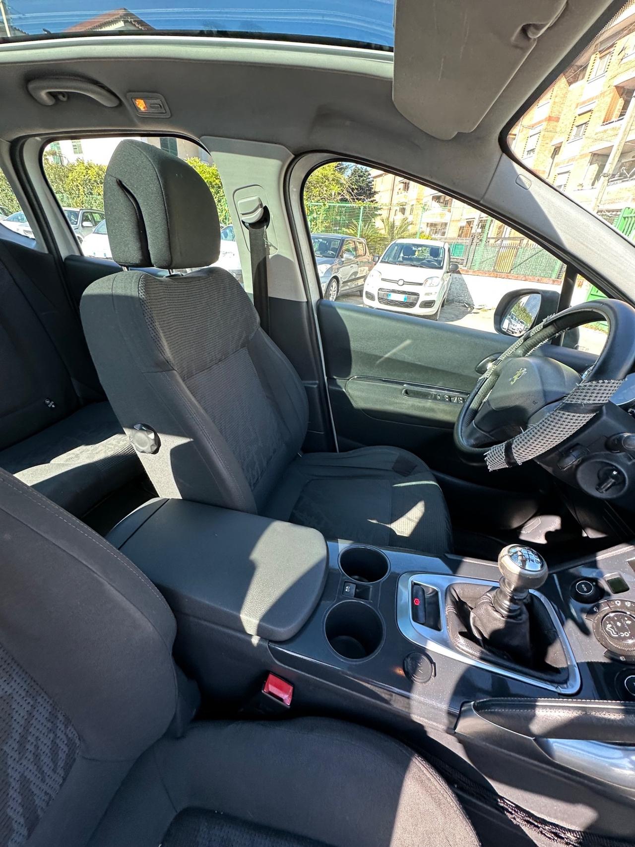 Peugeot 3008 1.6 HDi 112CV Business