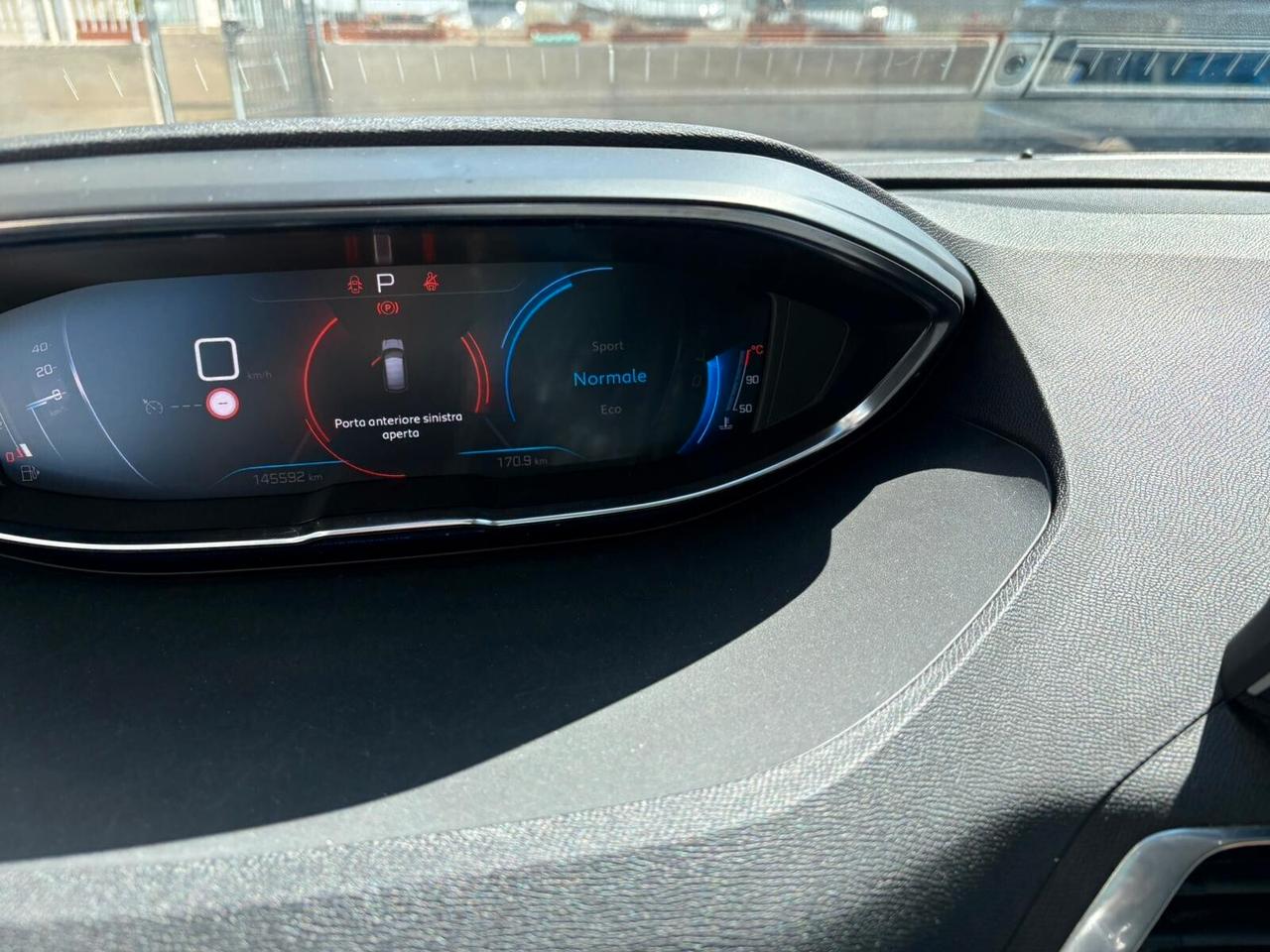 Peugeot 3008 BlueHDi 130 S&S EAT8 Active Pack