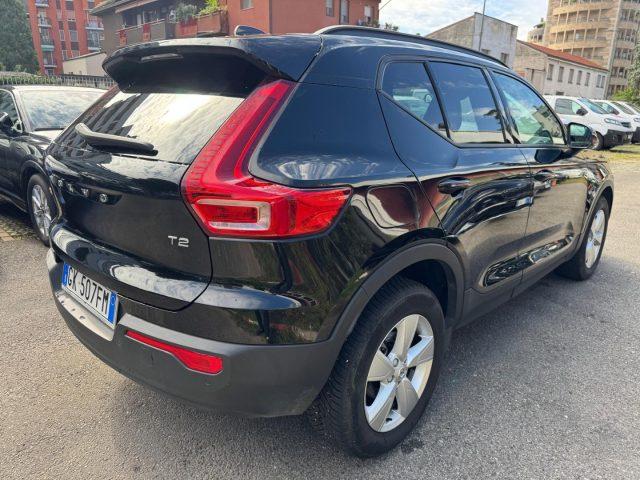 VOLVO XC40 T2 Geartronic Momentum Core