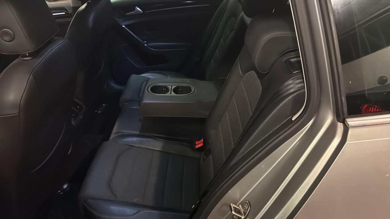 Volkswagen Golf Variant 1.4 TGI DSG Highline BlueMotion