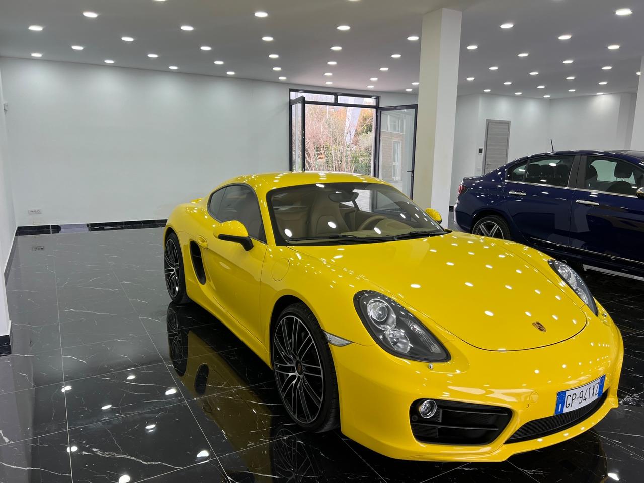 Porsche Cayman 2.7