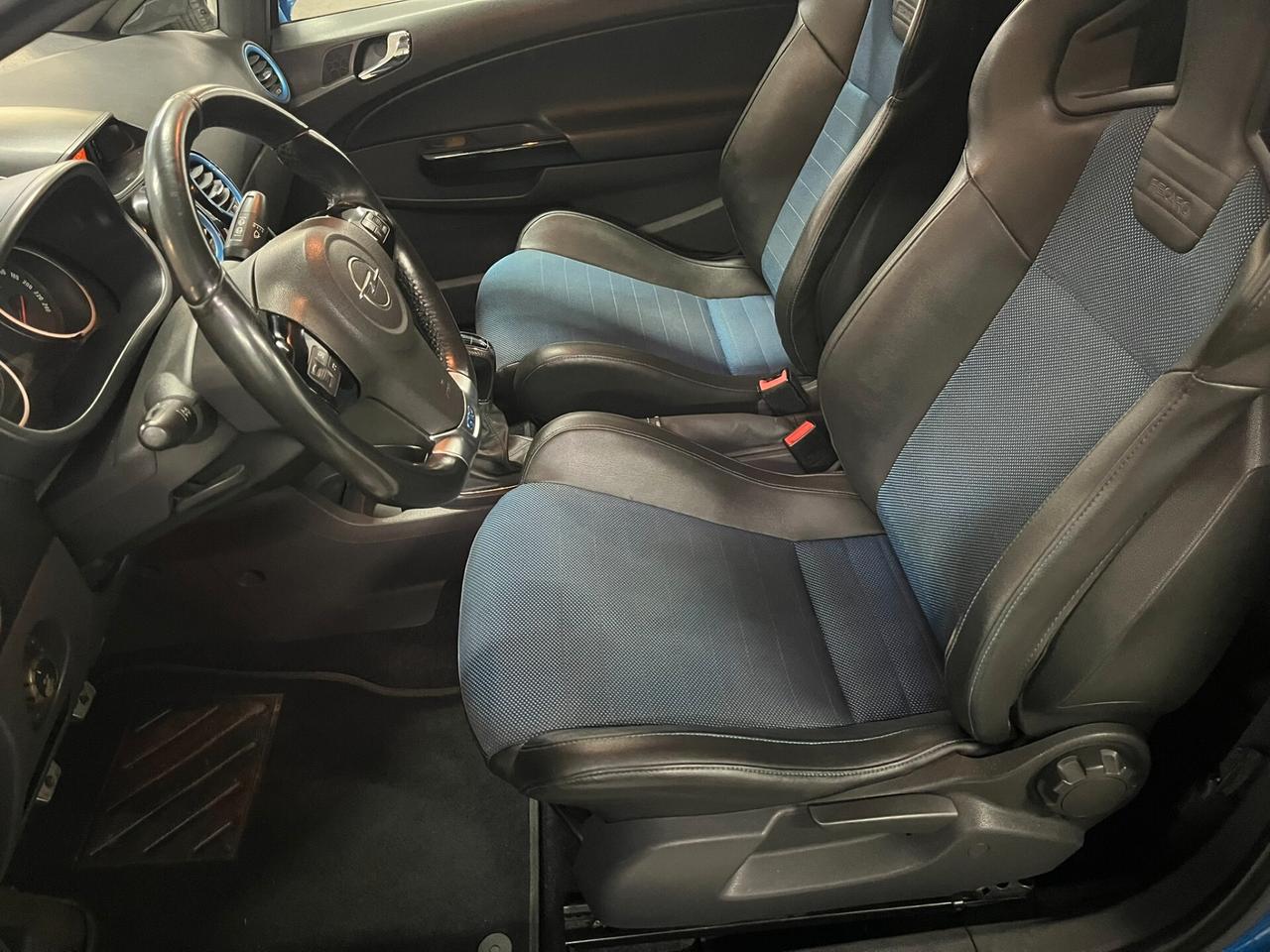 Opel Corsa 1.6 T 192CV 3 porte OPC