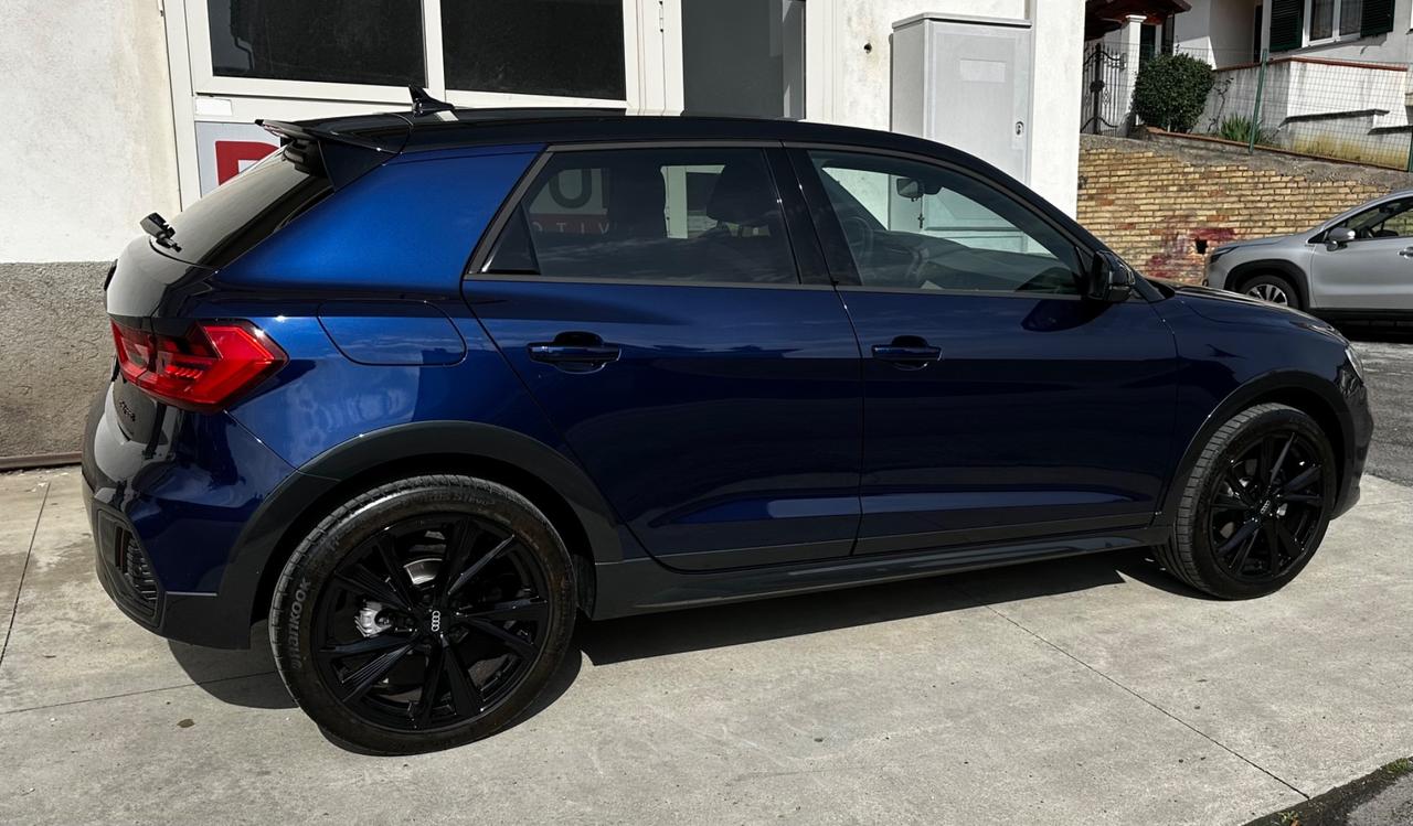 Audi A1 allstreet 30 TFSI Identity Contrast