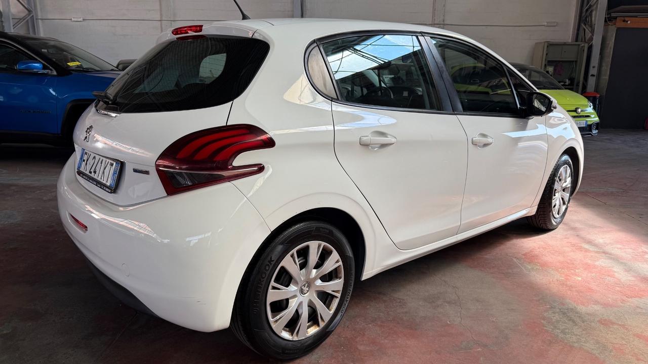 Peugeot 208 PureTech 82 5 porte Allure