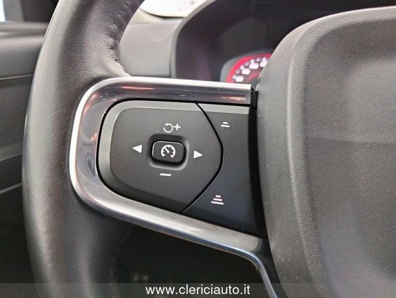 Volvo XC40 D4 AWD Geartronic Momentum