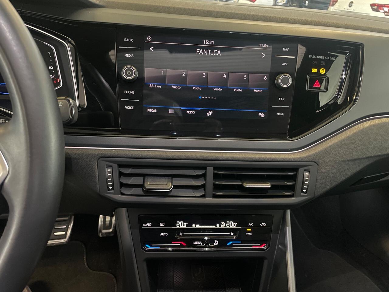 Volkswagen Taigo 1.0 TSI 115 CV DSG R-Line Black 18 keyless