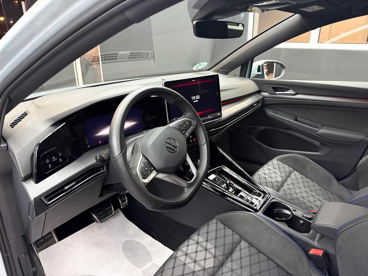 Volkswagen Golf 2.0 TDI 150CV R-Line DSG