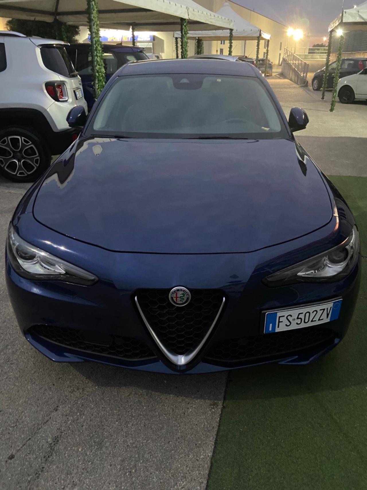 Alfa Romeo Giulia 2.2 160CV AT8 nuovissima garanzia