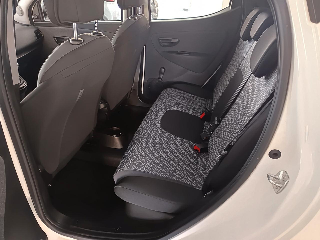 Lancia Ypsilon 1.2 69 CV 5 porte km 29.000 !!