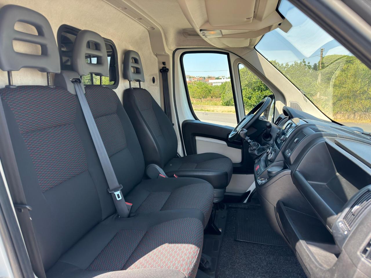 Peugeot Boxer 330 2.0 BLUEHDI 130 cv AUTOCARRO