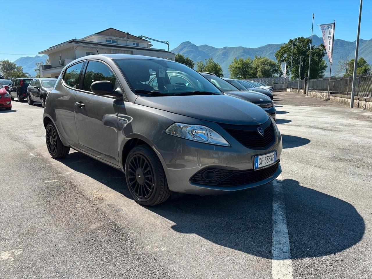 Lancia Ypsilon 1.0 FireFly Hybrid - 2021