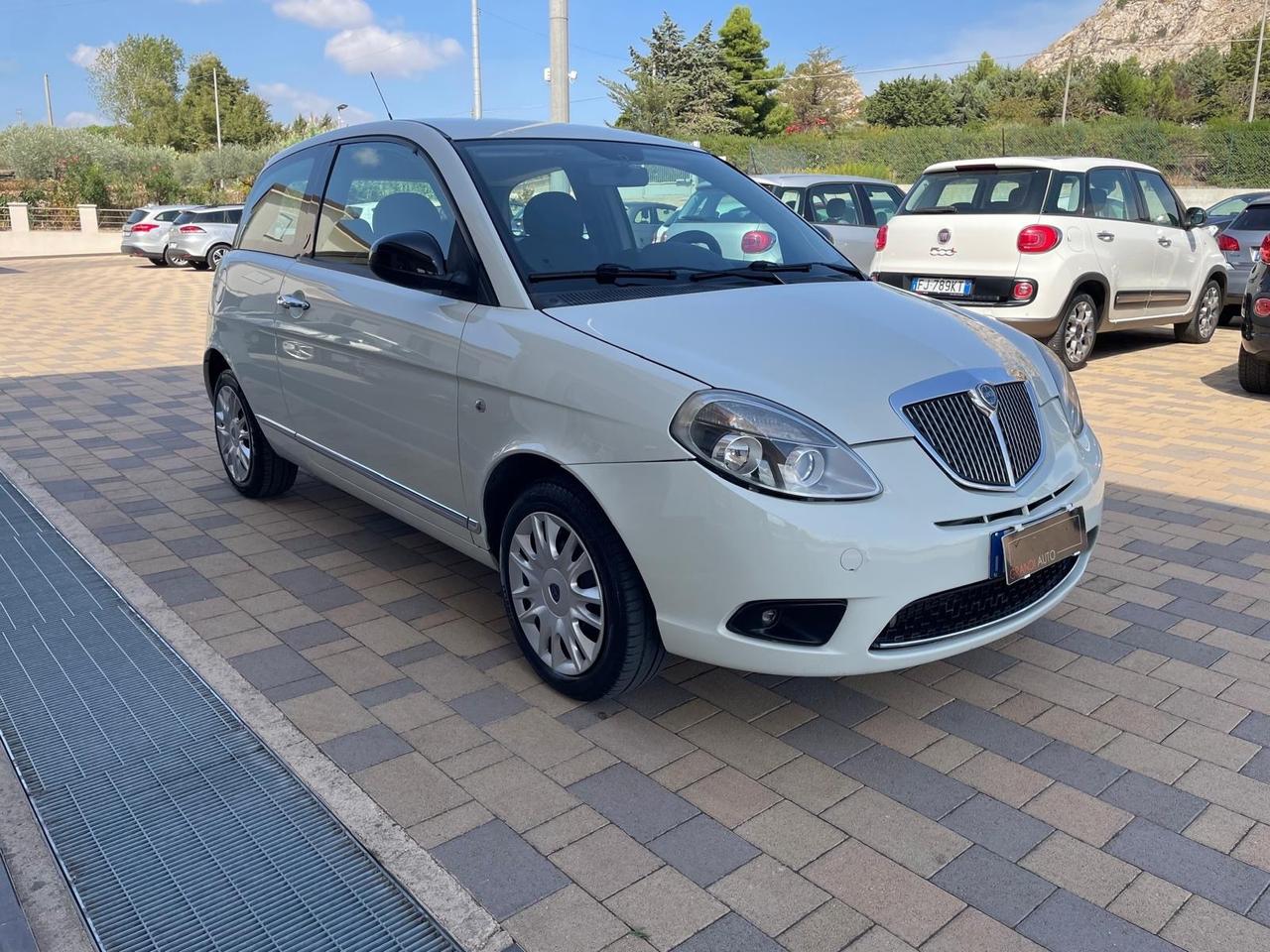 Lancia Ypsilon 1.2 69 CV Platinum