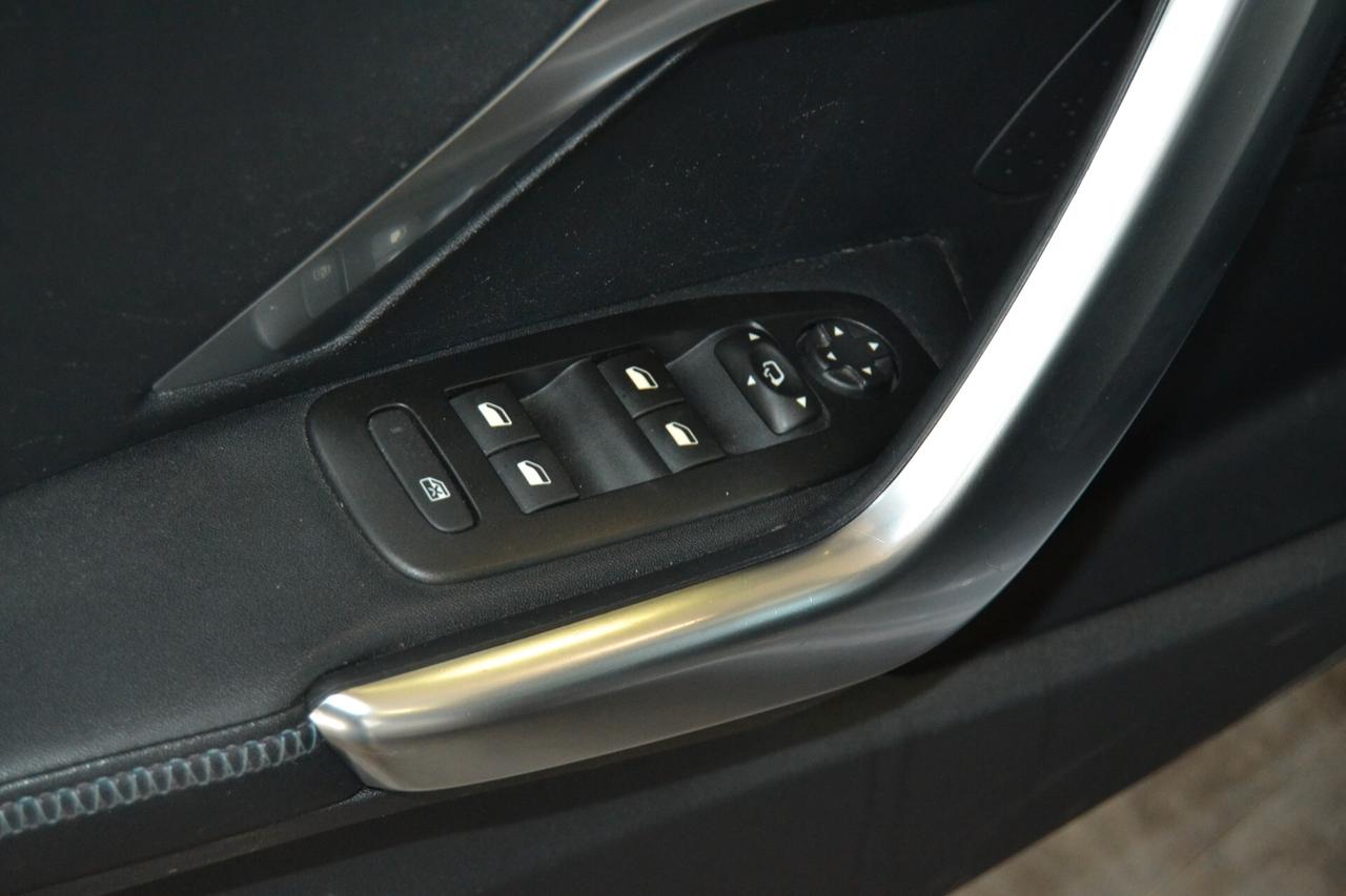 Peugeot 2008 BlueHDi 120 CV Crossway Tetto/Navi