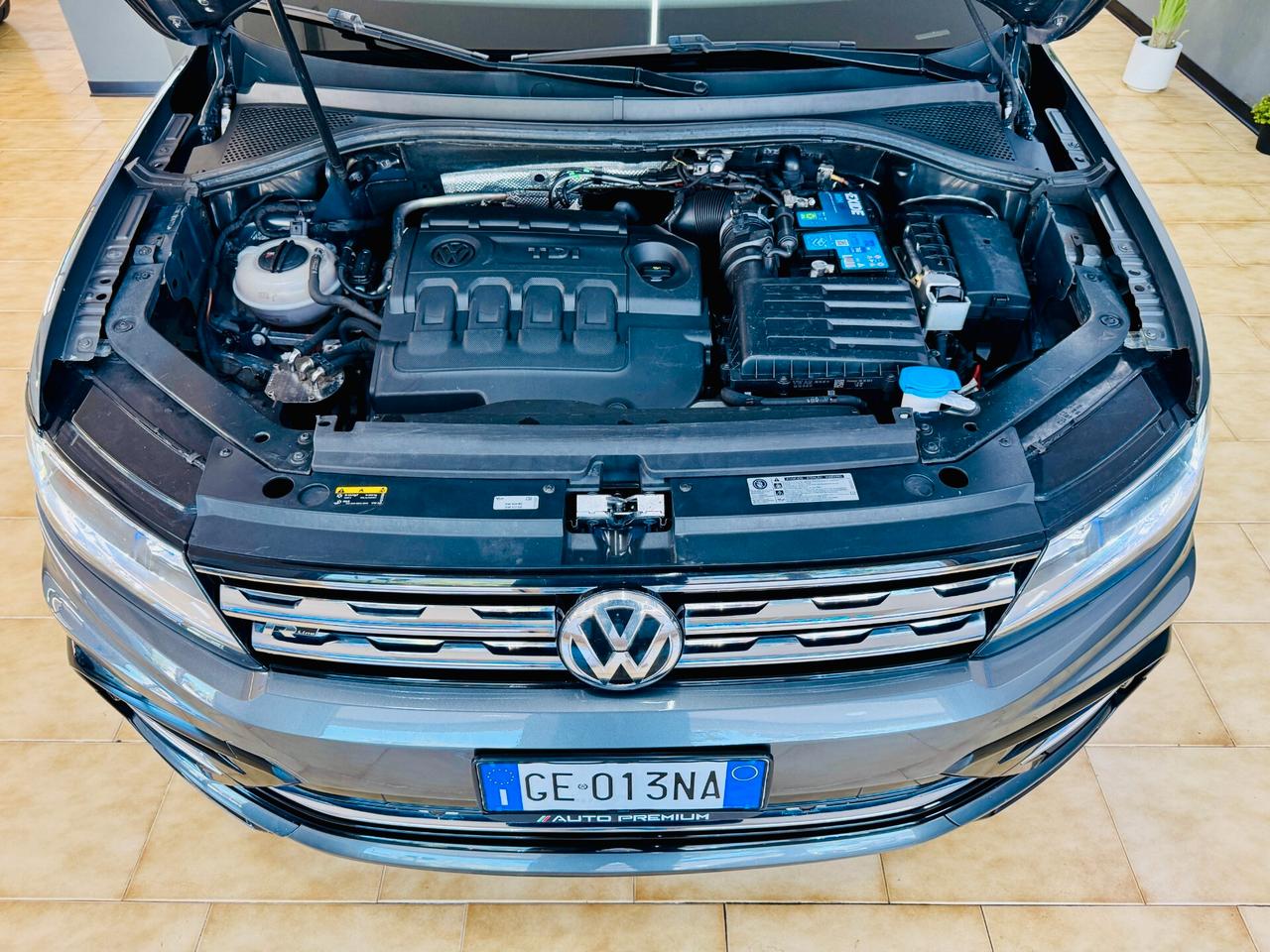 VW Tiguan 2.0 TDI DSG 4MOTION R-Line Tetto / LED / R.Cam
