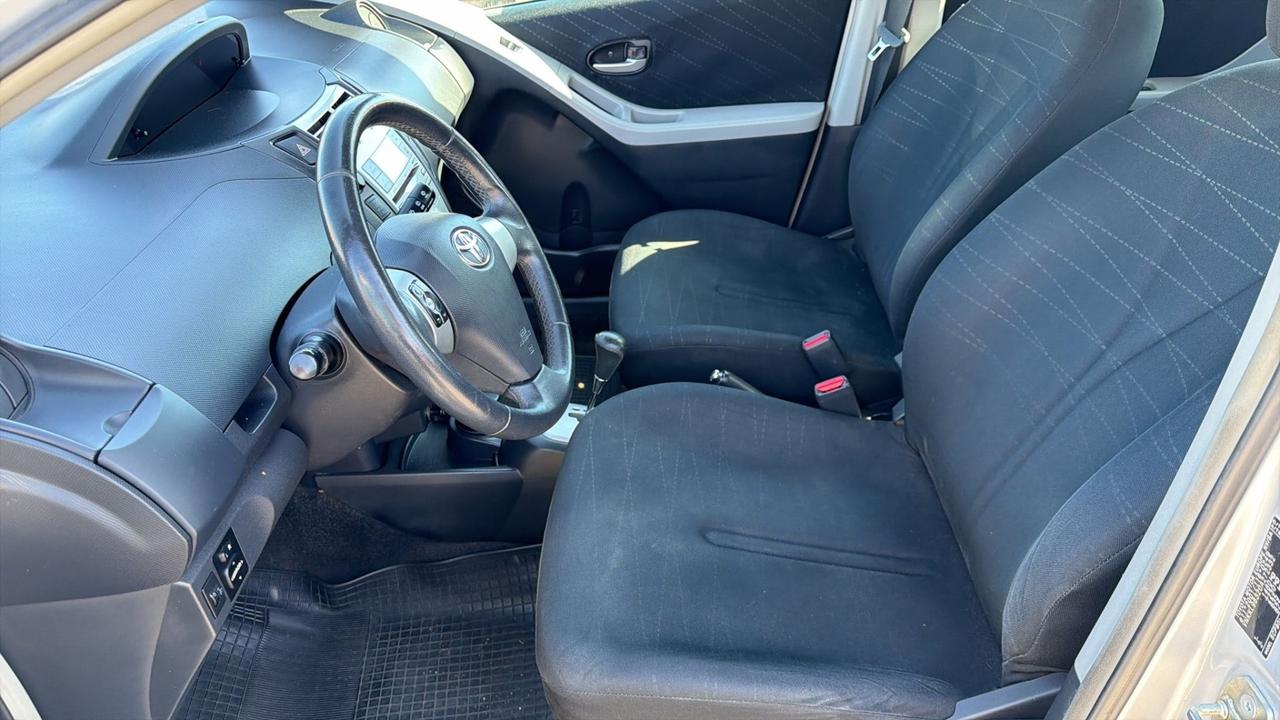 Toyota Yaris 1.3 BENZINA 2008 AUTOMATICA