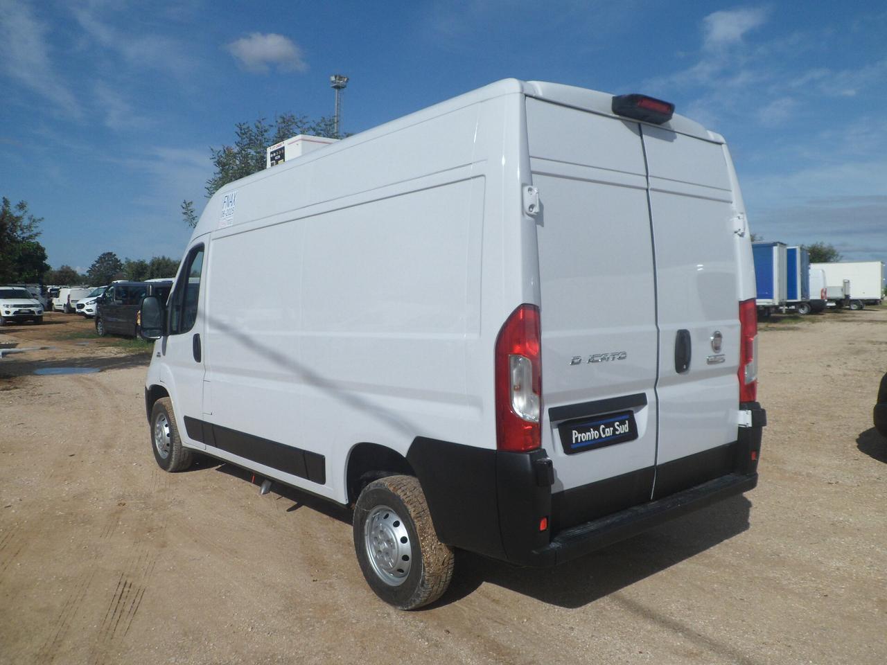 Fiat Ducato furgone medio frigo coibentato