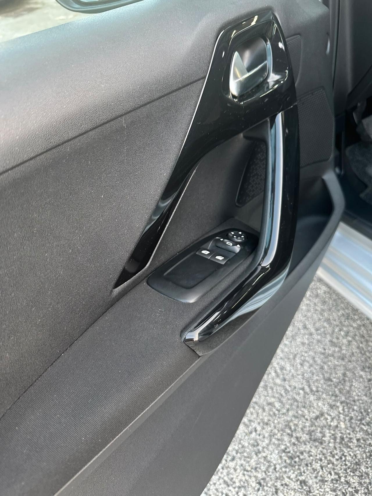 Peugeot 208 PureTech Turbo 110 S&S 5 porte GT Line