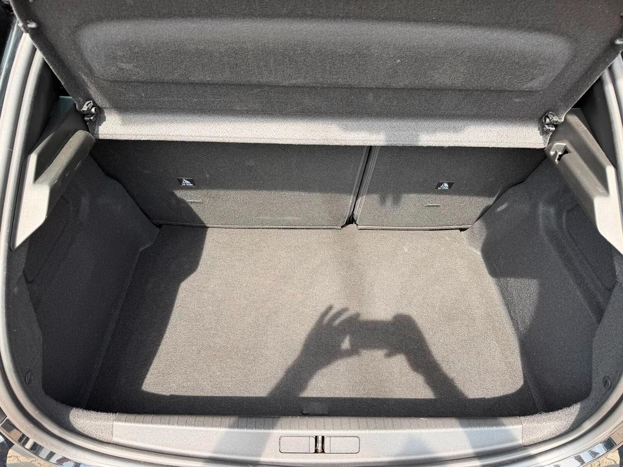 Lancia Ypsilon Hybrid e-DCT Edizione Cassina