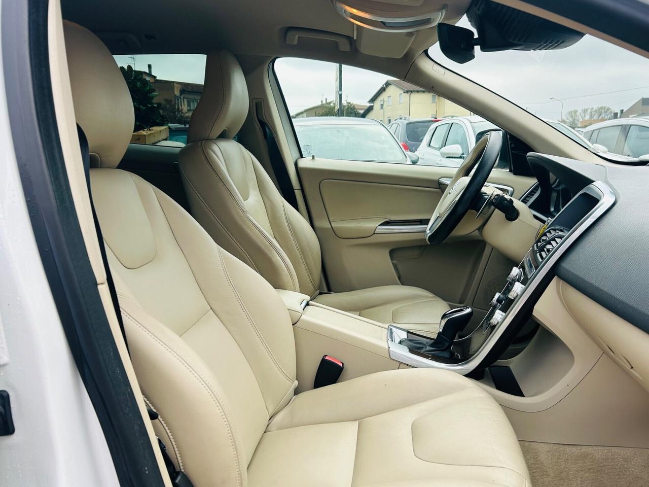 Volvo XC 60 XC60 D4 Geartronic R-design Momentum