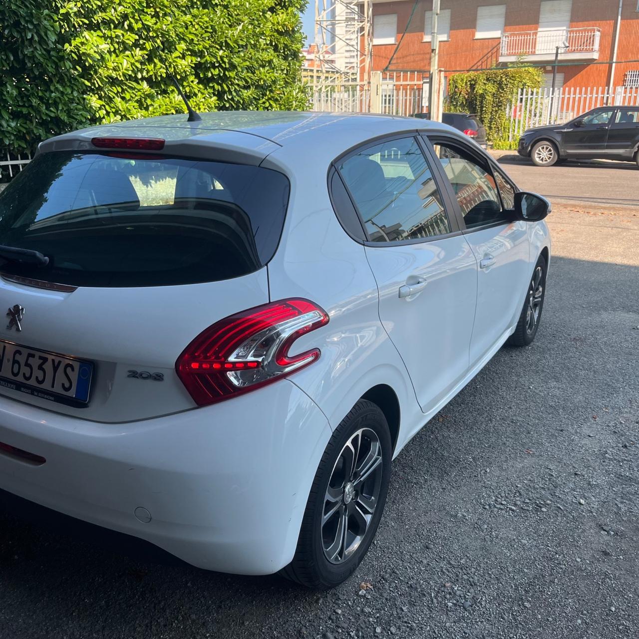Peugeot 208 PureTech 82 5 porte Allure