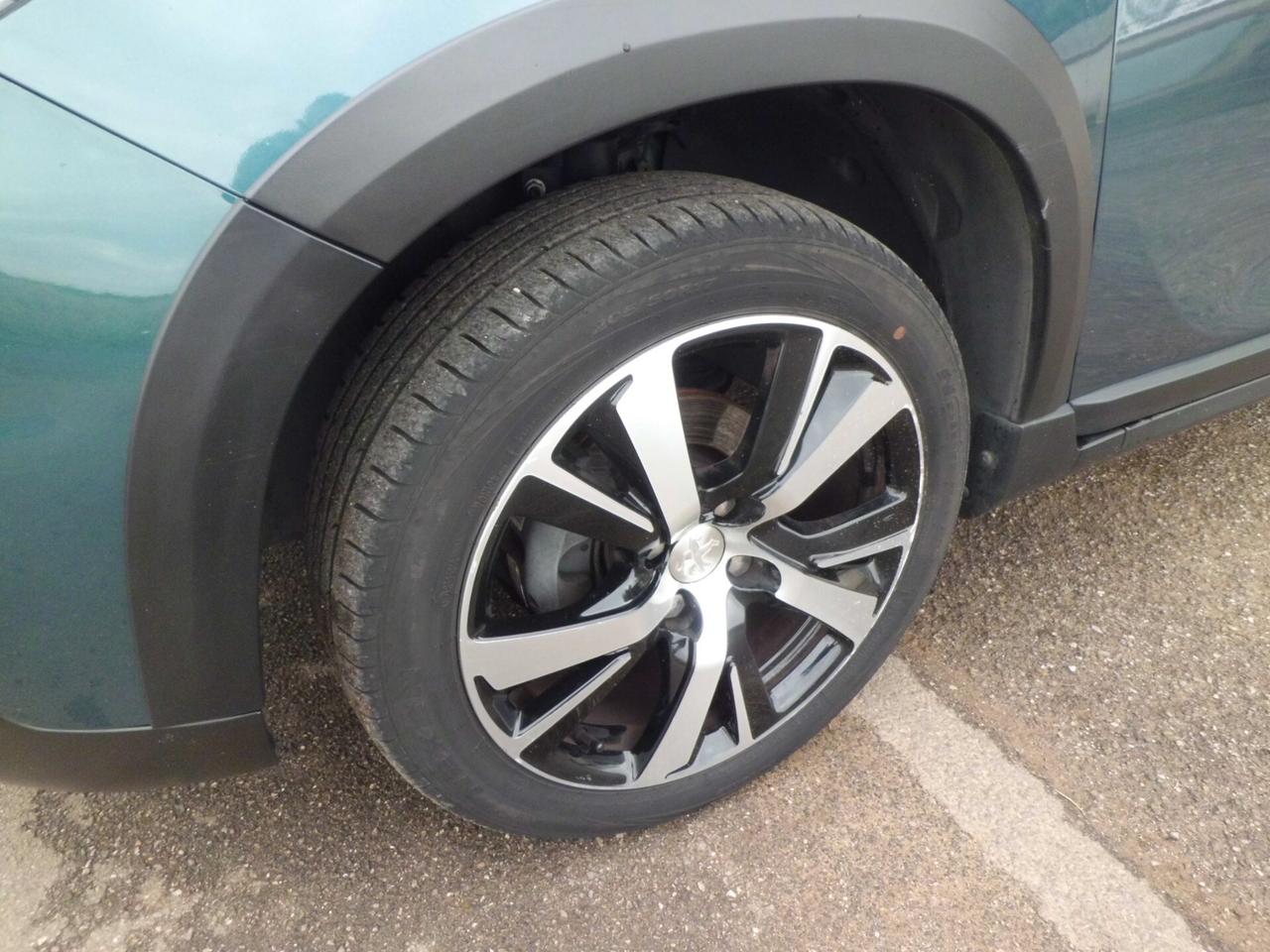 Peugeot 2008 BlueHDi 100 Allure