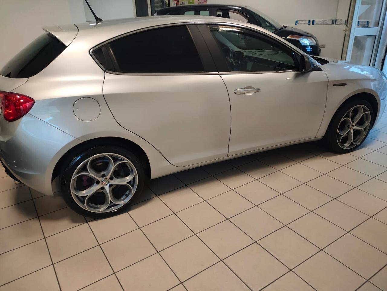 Alfa Romeo Giulietta 2.0 JTDm-2 140 CV Exclusive