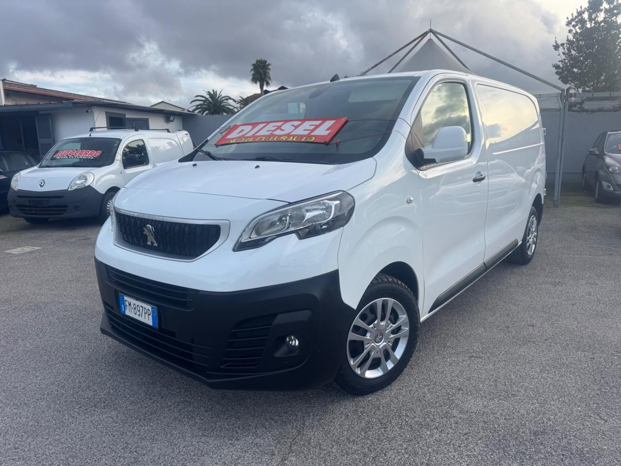 Peugeot Expert BlueHDI Passo medio con porta laterale