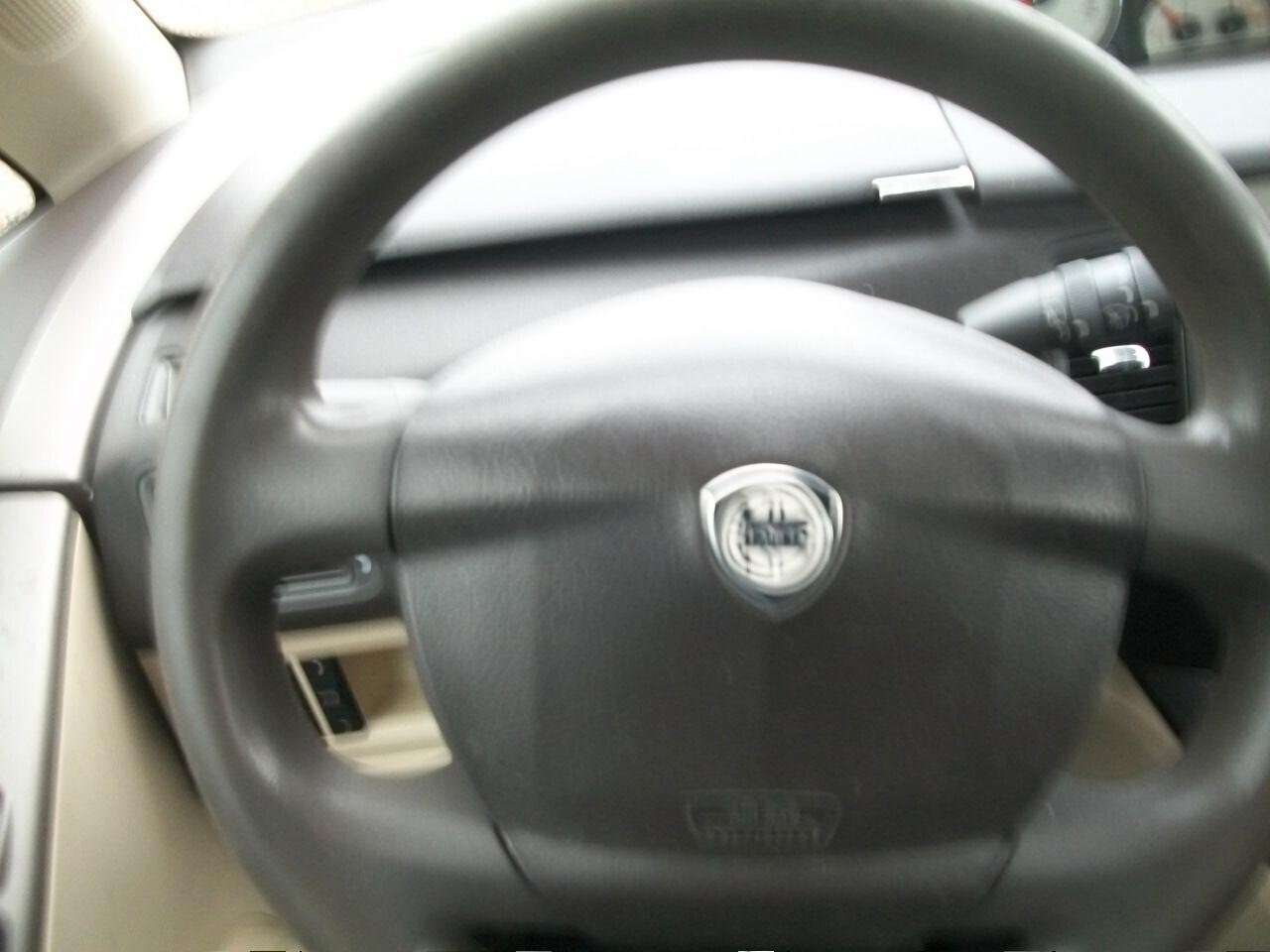 Lancia MUSA 1.3 Multijet 16V 90 CV Oro SI NEOPATENTATI GARANZIA UN ANNO SOSTITUITO MOTORE ATUALMENTE KM 87500 EURO 04 CC 1248 MULTIGET