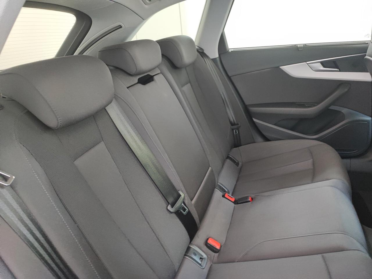 Audi A4 allroad 40 TDI 204 CV S tronic Identity Contrast