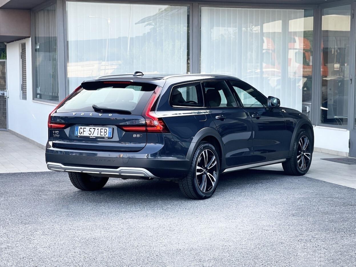 Volvo V90 Cross Country 2.0 Hybrid 250CV E6 AWD Automatica - 2021