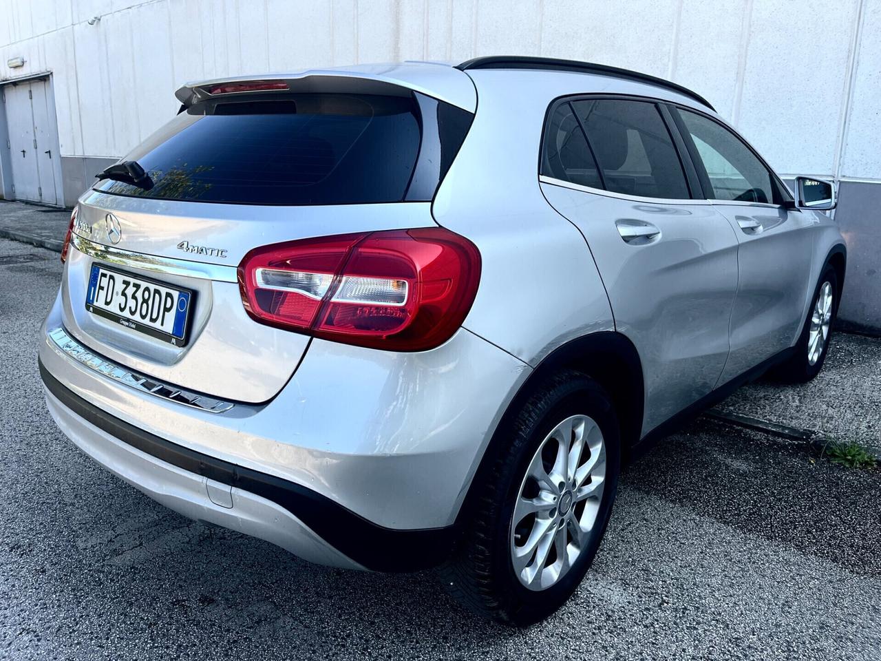 GLA 200 (136cv) MOTORE MERCEDES 4MATIC*AUTOMATICO