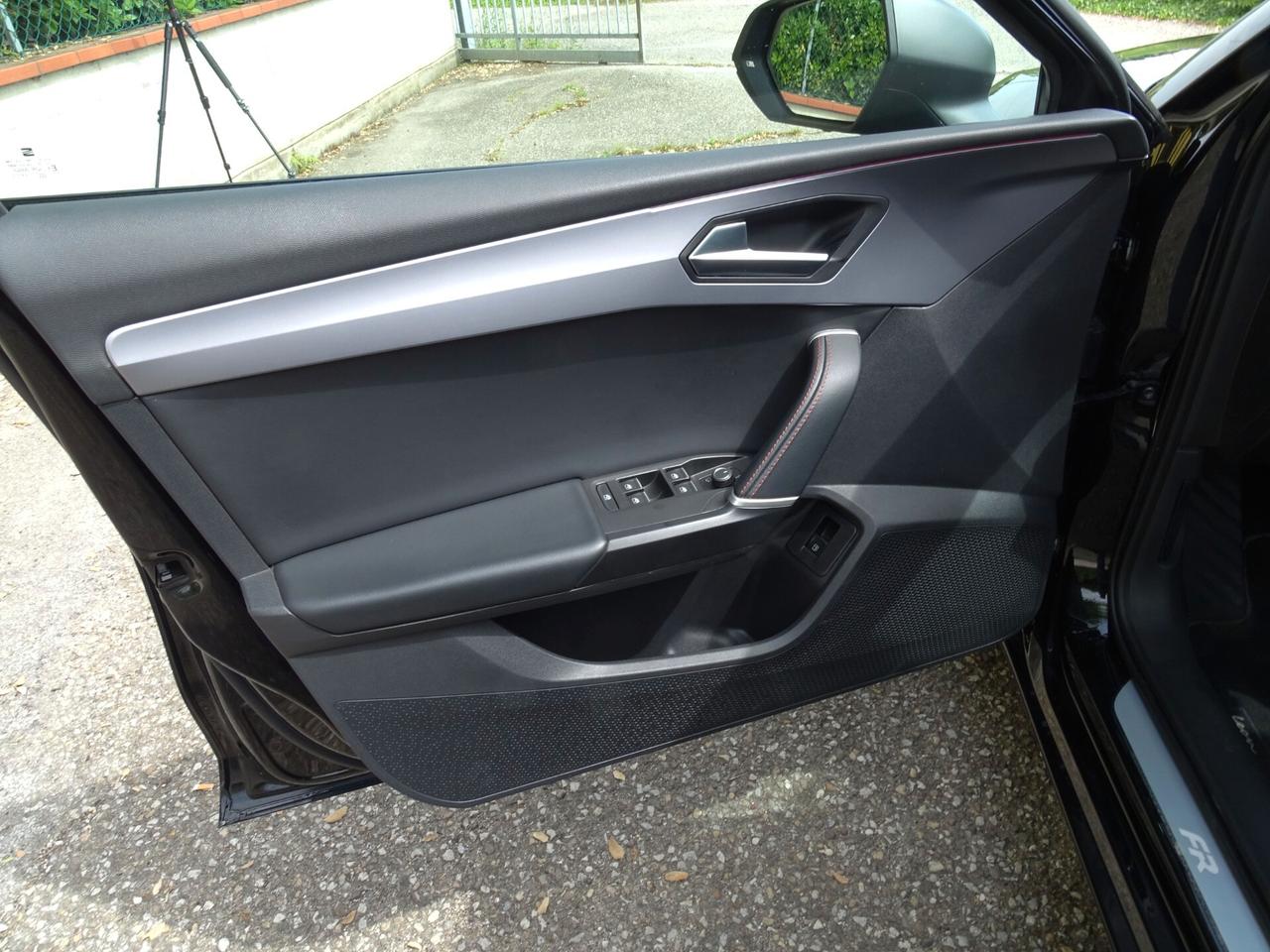 SEAT Leon 1.4 e-HYBRID 204 CV DSG FR PLUG IN *UNIPRO*