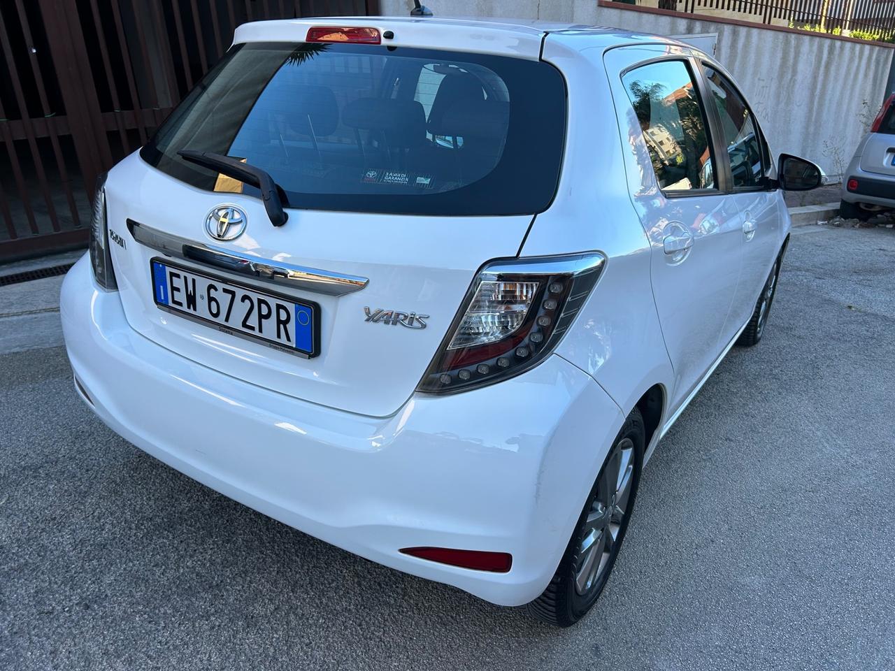 Toyota Yaris 1.0 b. solo 97000 km