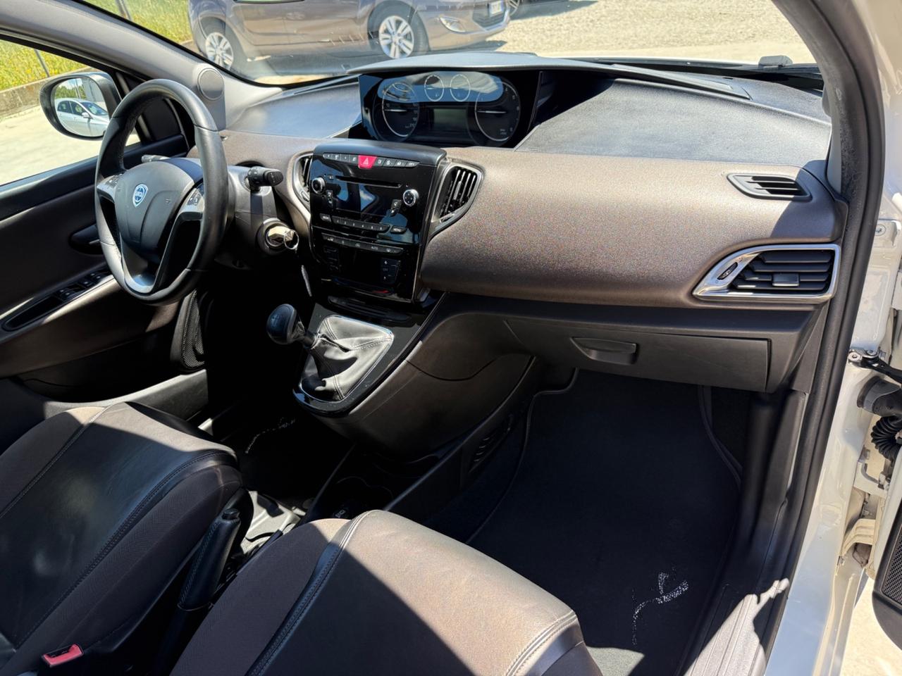 Lancia Ypsilon 0.9 TwinAir 85 CV Cambio Automatico