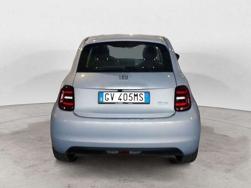 FIAT 500 Bev Hatchback My24 500e -320 Berlina