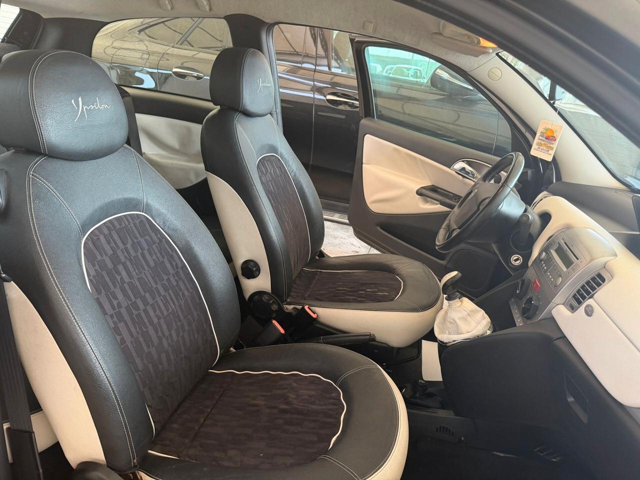 Lancia Ypsilon 1.4 ELLE Ecochic BENZINA/GPL