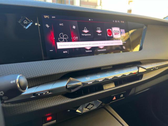 DS AUTOMOBILES DS 4 E-Tense 225 Cross Trocadero