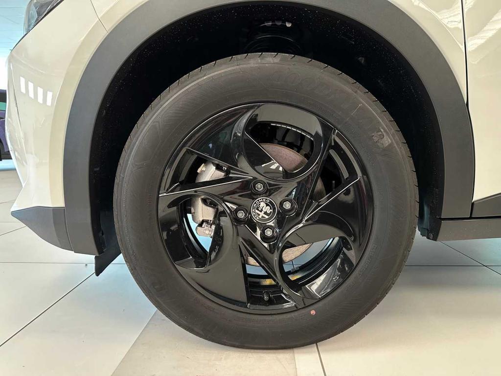 Alfa Romeo Junior 1.2 ibrida 136cv edct6